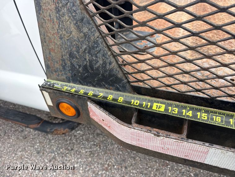 image for item DO8512 2010 Ford F-350 Super Duty Ext. Cab flatbed pickup truck