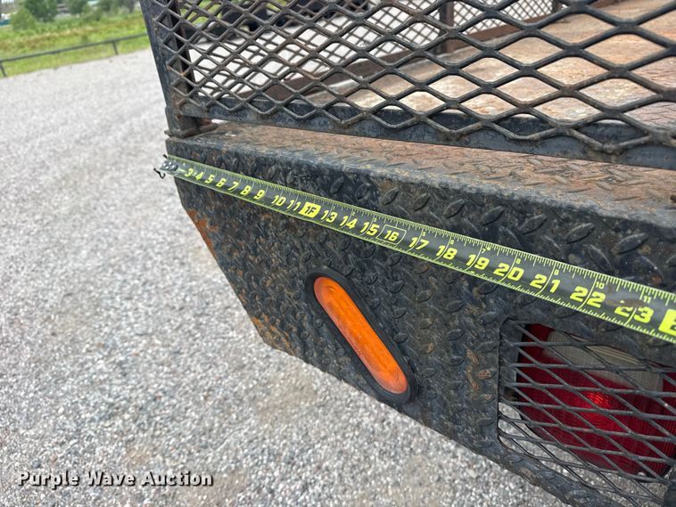 image for item DO8512 2010 Ford F-350 Super Duty Ext. Cab flatbed pickup truck
