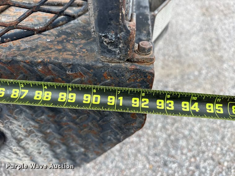 image for item DO8512 2010 Ford F-350 Super Duty Ext. Cab flatbed pickup truck