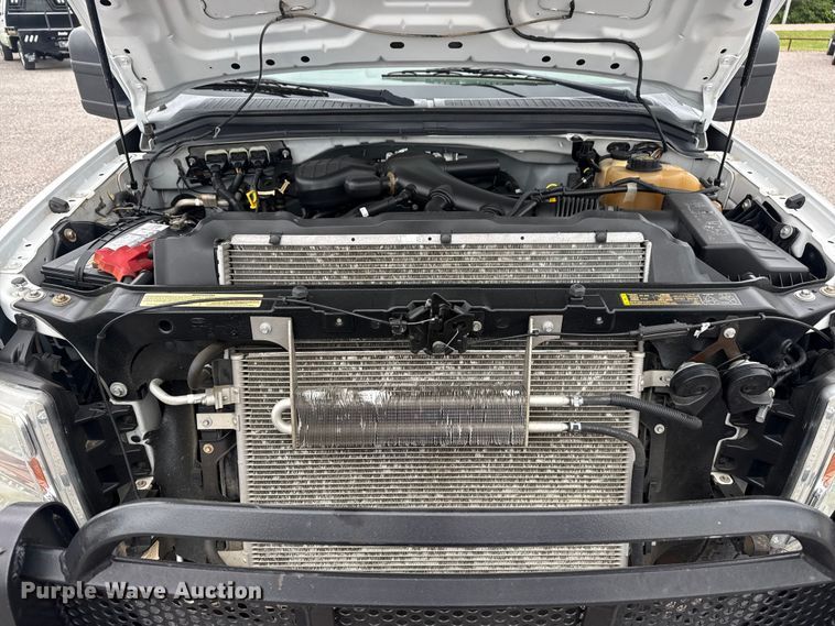 image for item DO8512 2010 Ford F-350 Super Duty Ext. Cab flatbed pickup truck