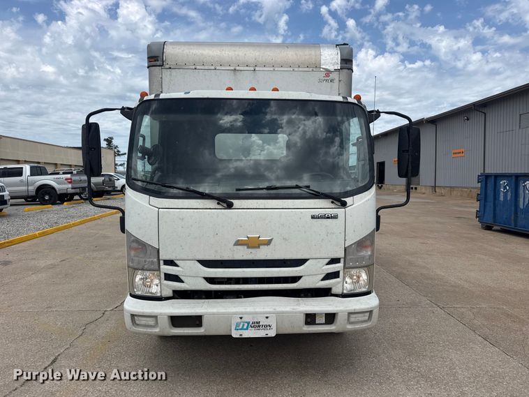 image for item DO8519 2016 Chevrolet 3500 box truck