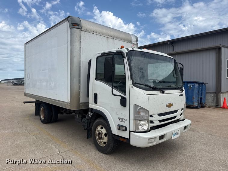 image for item DO8519 2016 Chevrolet 3500 box truck
