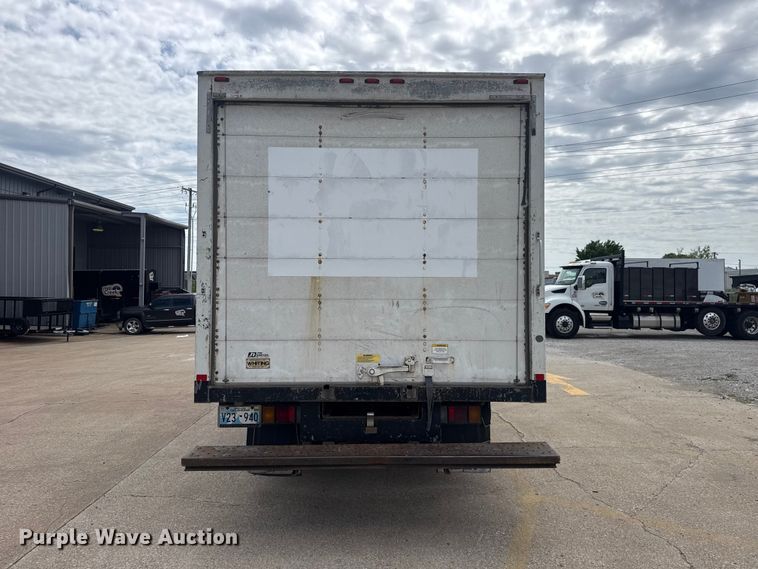 image for item DO8519 2016 Chevrolet 3500 box truck