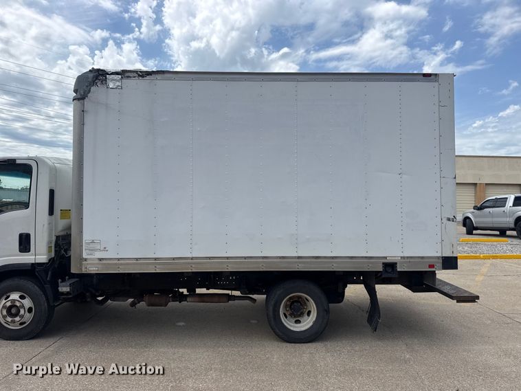 image for item DO8519 2016 Chevrolet 3500 box truck