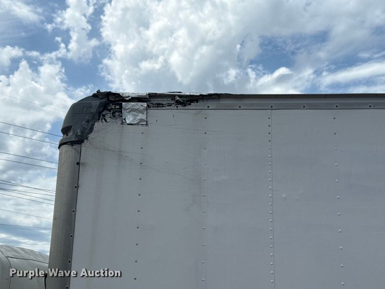 image for item DO8519 2016 Chevrolet 3500 box truck
