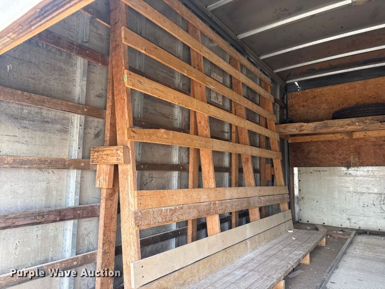 image for item DO8519 2016 Chevrolet 3500 box truck