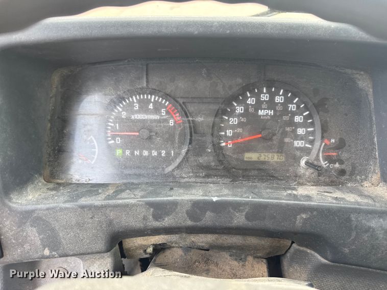 image for item DO8519 2016 Chevrolet 3500 box truck
