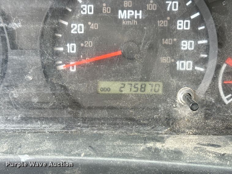 image for item DO8519 2016 Chevrolet 3500 box truck