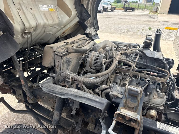 image for item DO8519 2016 Chevrolet 3500 box truck