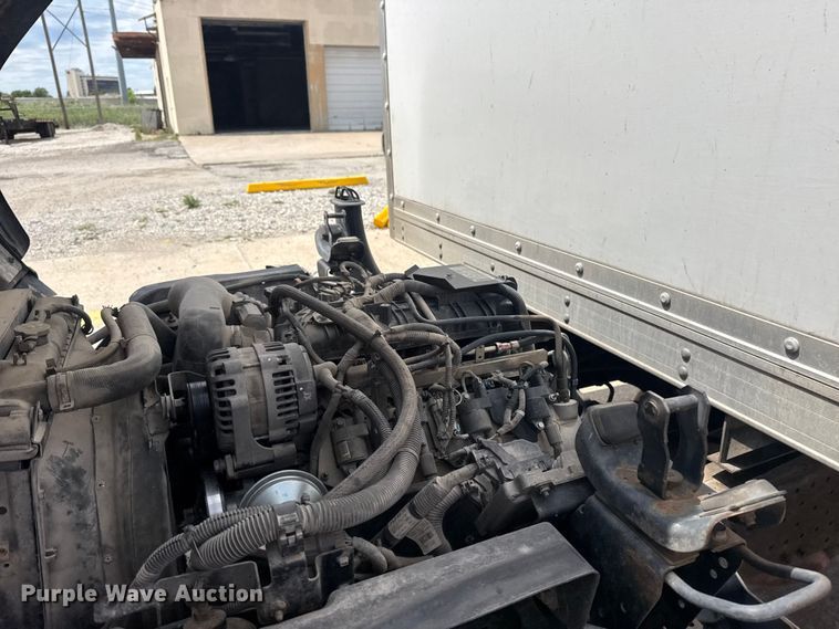 image for item DO8519 2016 Chevrolet 3500 box truck