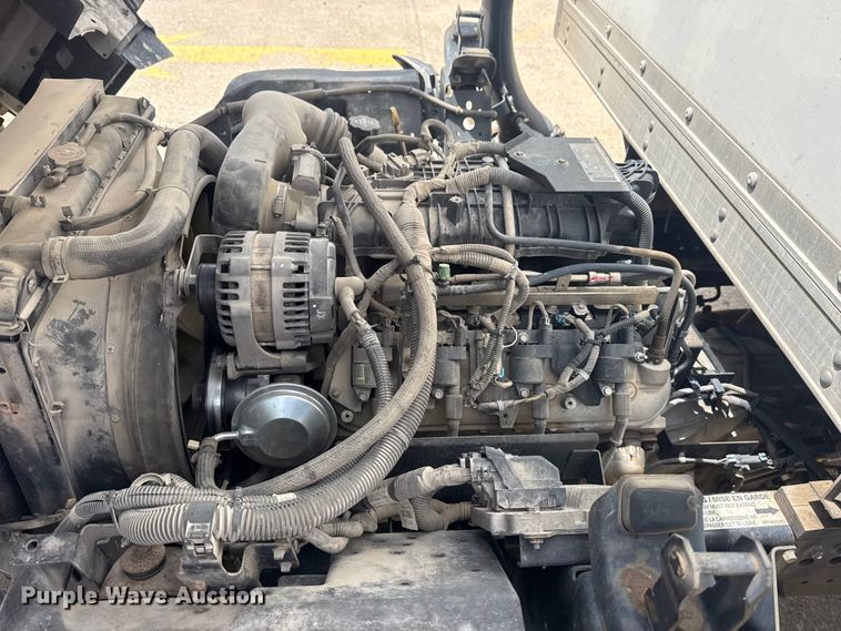 image for item DO8519 2016 Chevrolet 3500 box truck
