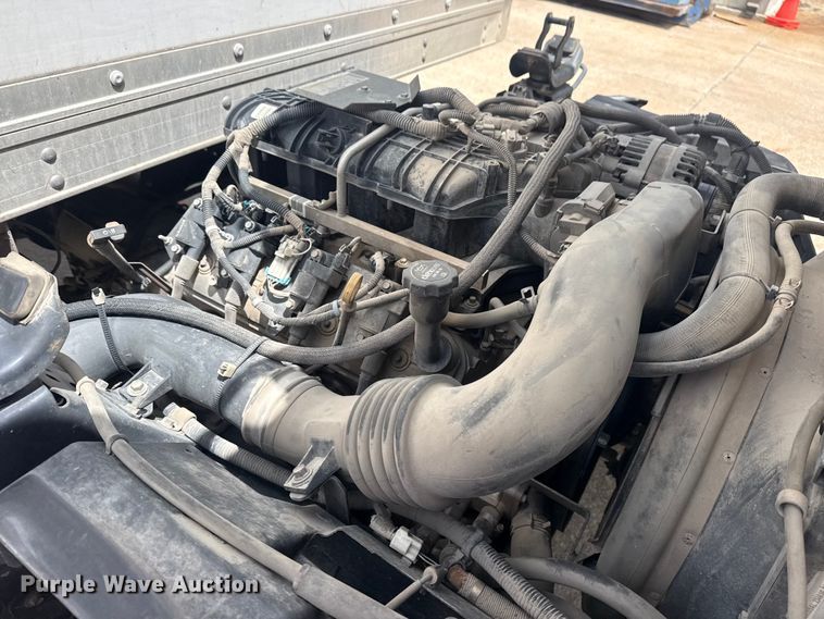 image for item DO8519 2016 Chevrolet 3500 box truck
