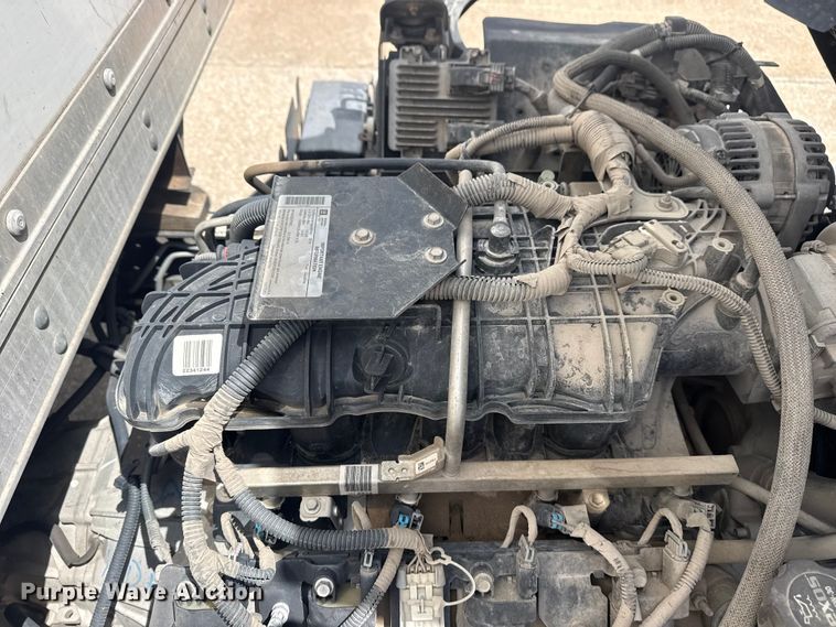 image for item DO8519 2016 Chevrolet 3500 box truck