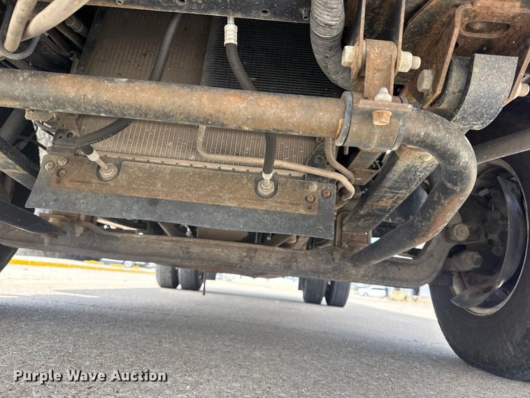 image for item DO8519 2016 Chevrolet 3500 box truck