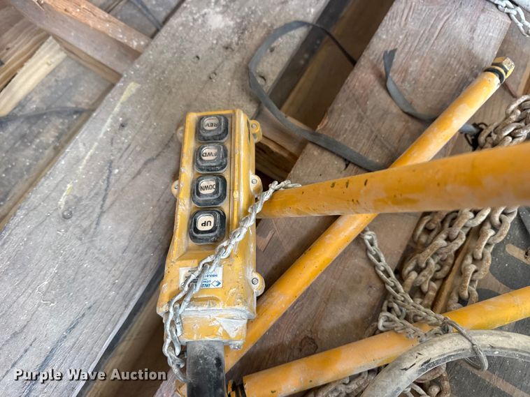 image for item DO8520 Handling Systems overhead crane