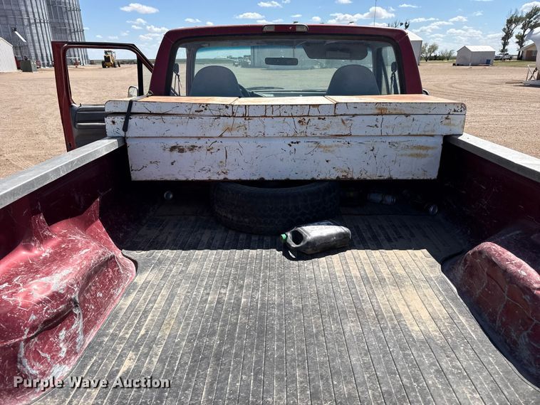 image for item DS6825 1996 Ford F150 pickup truck