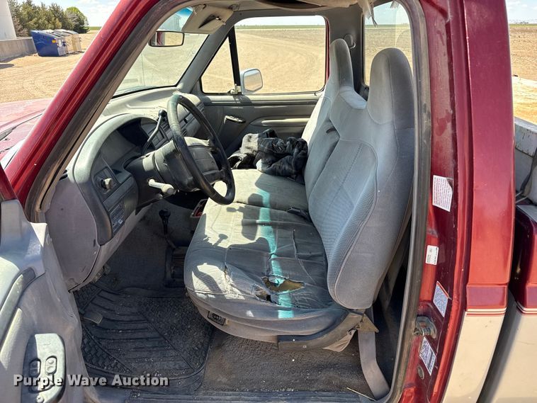 image for item DS6825 1996 Ford F150 pickup truck