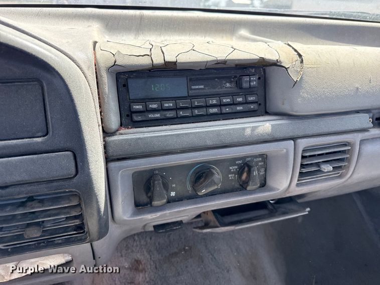 image for item DS6825 1996 Ford F150 pickup truck