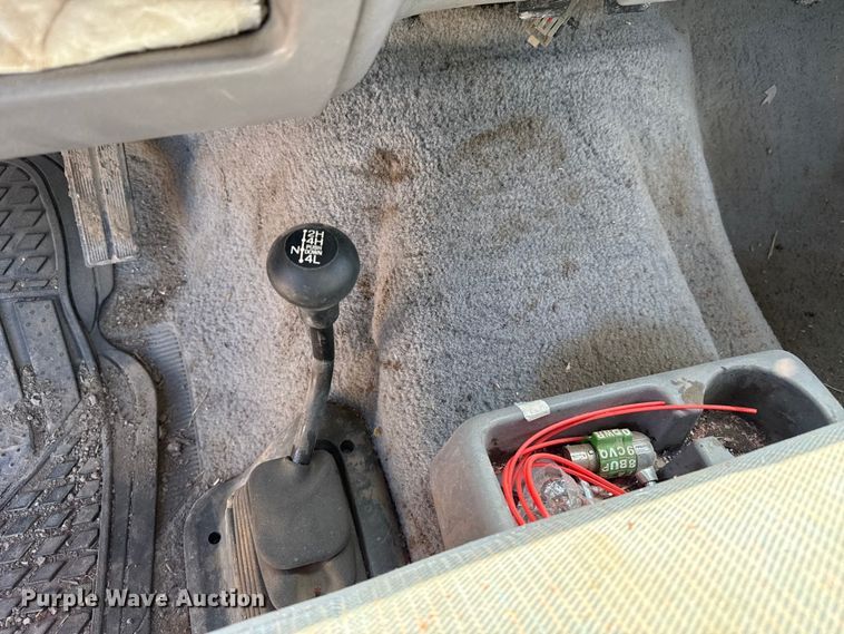 image for item DS6825 1996 Ford F150 pickup truck