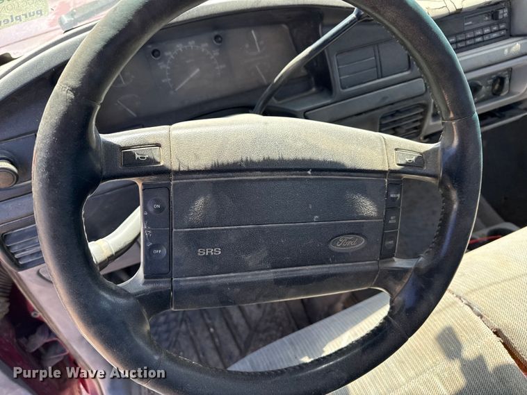 image for item DS6825 1996 Ford F150 pickup truck