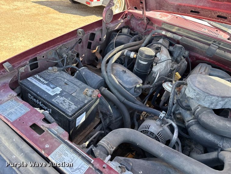 image for item DS6825 1996 Ford F150 pickup truck