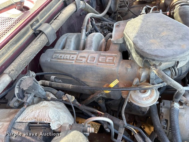 image for item DS6825 1996 Ford F150 pickup truck