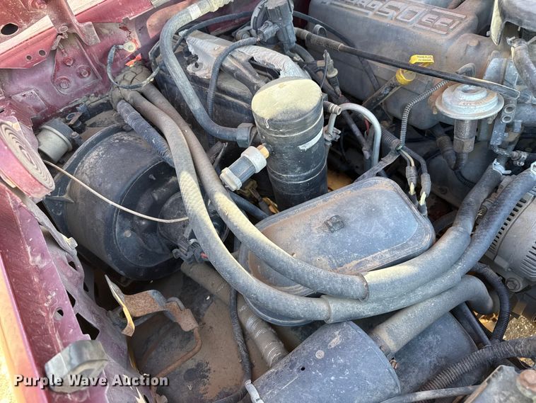 image for item DS6825 1996 Ford F150 pickup truck