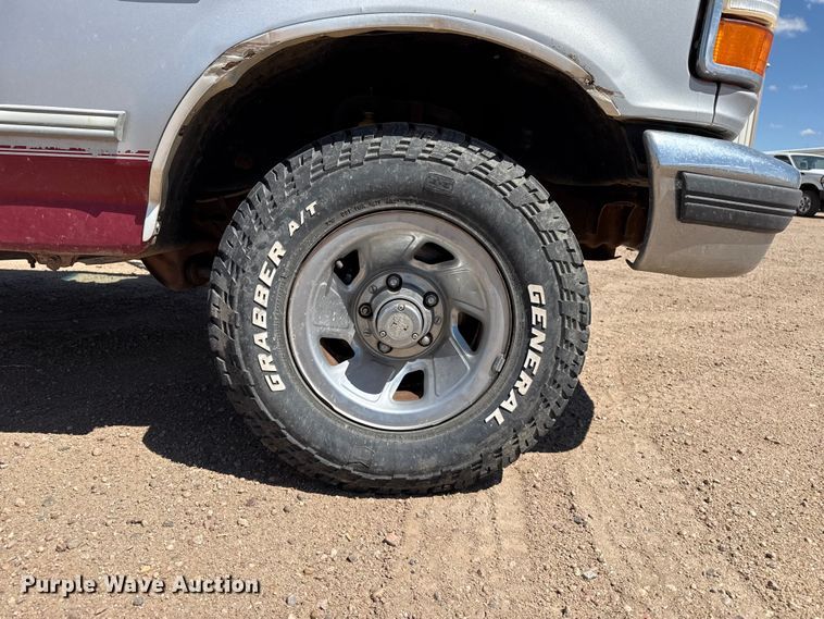 image for item DS6825 1996 Ford F150 pickup truck