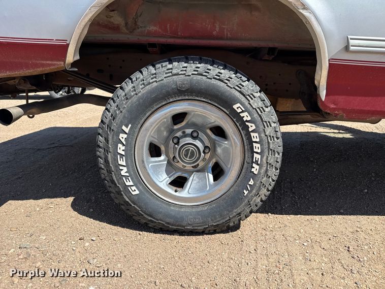 image for item DS6825 1996 Ford F150 pickup truck