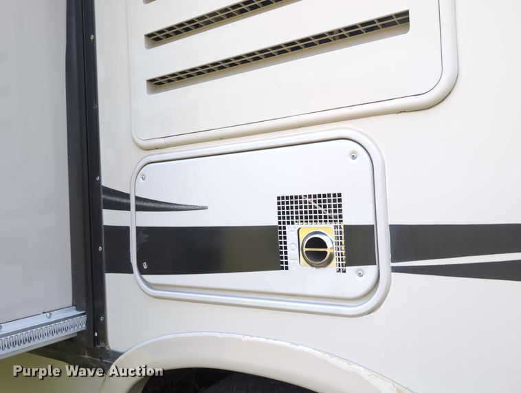 image for item DT1756 2013 Ford F450 RV