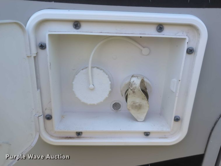 image for item DT1756 2013 Ford F450 RV