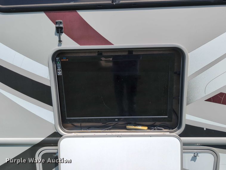 image for item DT1756 2013 Ford F450 RV