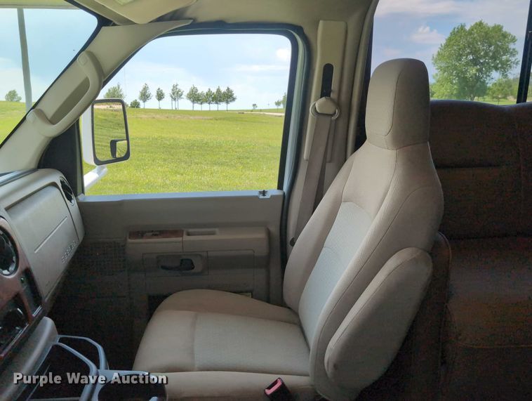 image for item DT1756 2013 Ford F450 RV