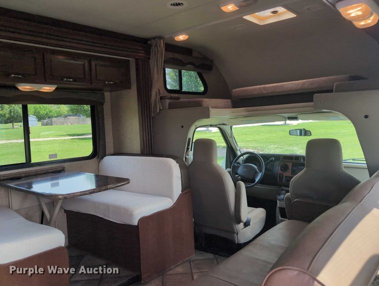 image for item DT1756 2013 Ford F450 RV
