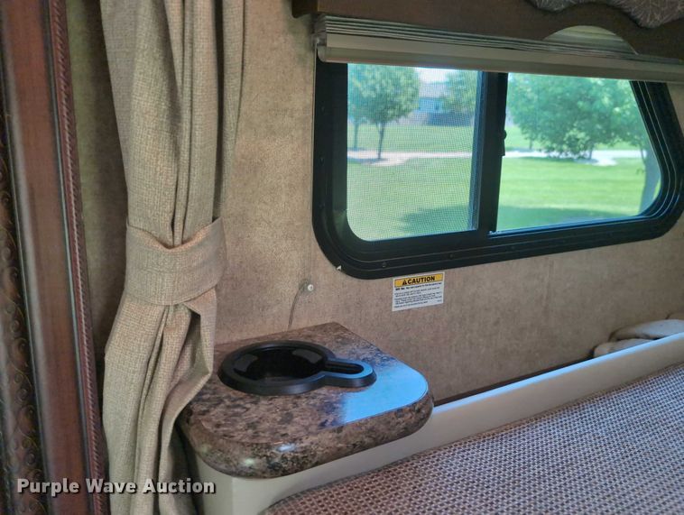 image for item DT1756 2013 Ford F450 RV