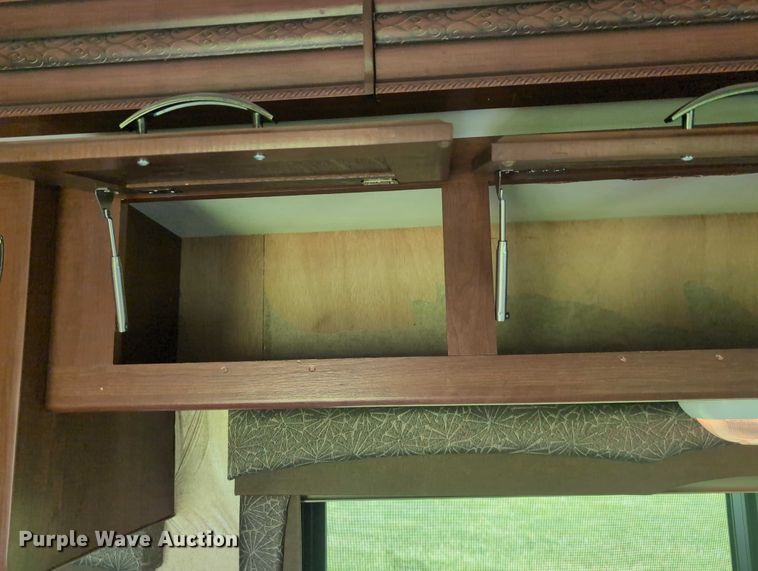 image for item DT1756 2013 Ford F450 RV
