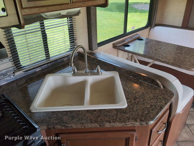 image for item DT1756 2013 Ford F450 RV