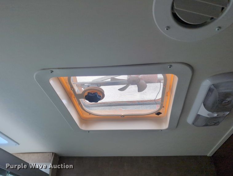 image for item DT1756 2013 Ford F450 RV
