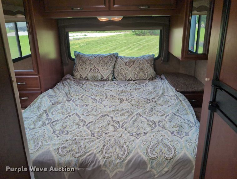 image for item DT1756 2013 Ford F450 RV