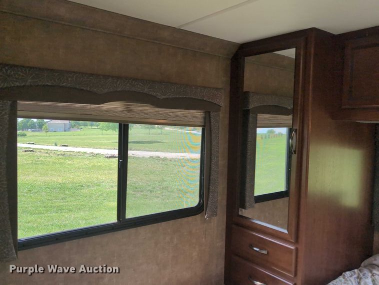 image for item DT1756 2013 Ford F450 RV