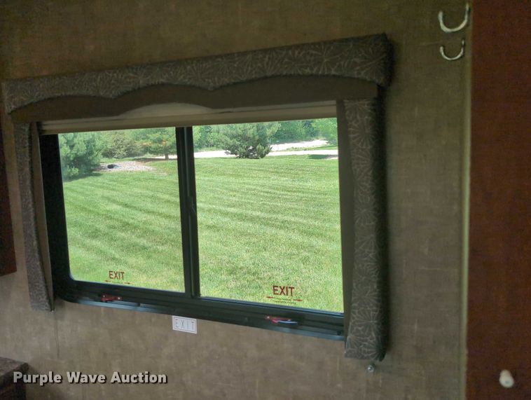 image for item DT1756 2013 Ford F450 RV