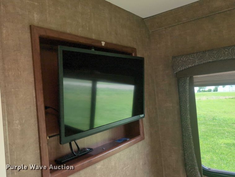image for item DT1756 2013 Ford F450 RV