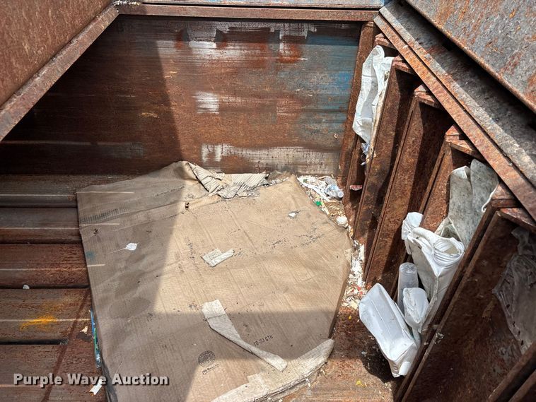 image for item DV4251 Marathon baler