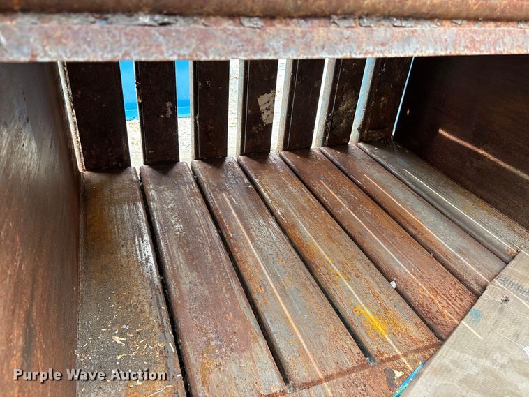 image for item DV4251 Marathon baler