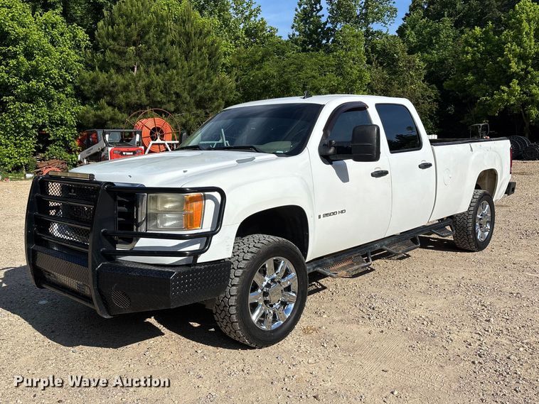 2009 GMC Sierra 2500HD Crew Cab pickup truck