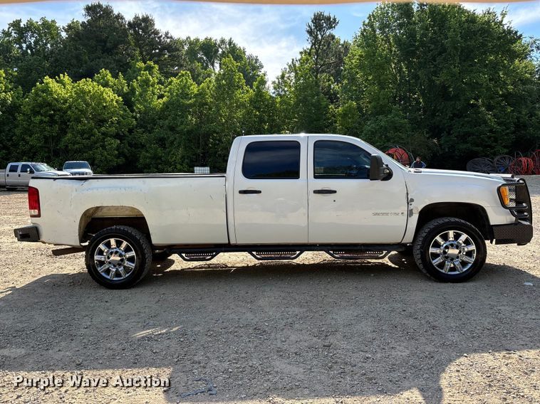 image for item DV4300 2009 GMC Sierra 2500HD Crew Cab pickup truck