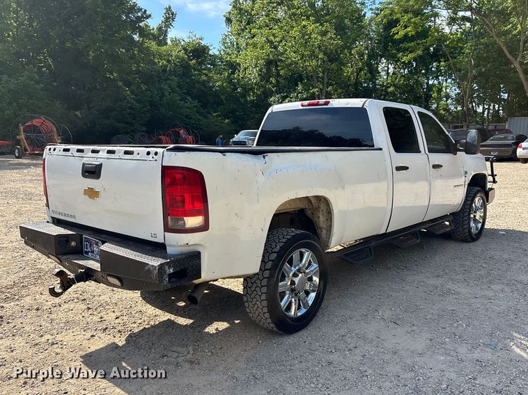 image for item DV4300 2009 GMC Sierra 2500HD Crew Cab pickup truck