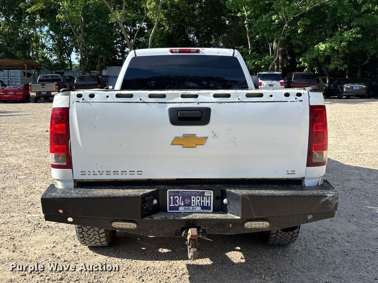 image for item DV4300 2009 GMC Sierra 2500HD Crew Cab pickup truck