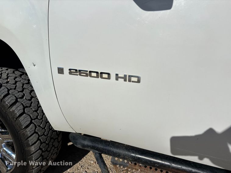 image for item DV4300 2009 GMC Sierra 2500HD Crew Cab pickup truck