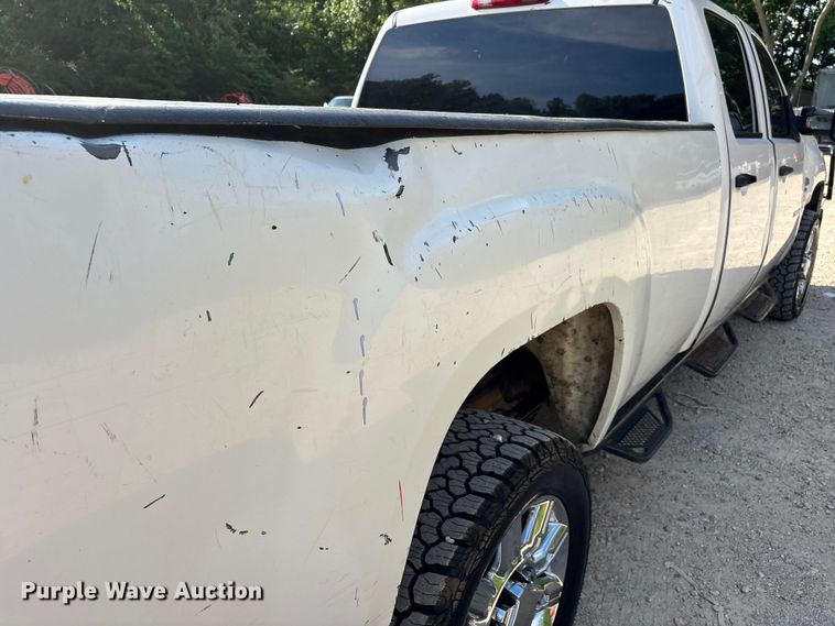 image for item DV4300 2009 GMC Sierra 2500HD Crew Cab pickup truck